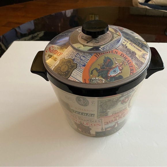 1950’s vintage ice bucket with liquor label collage. Preowned good condition - Picture 8 of 8